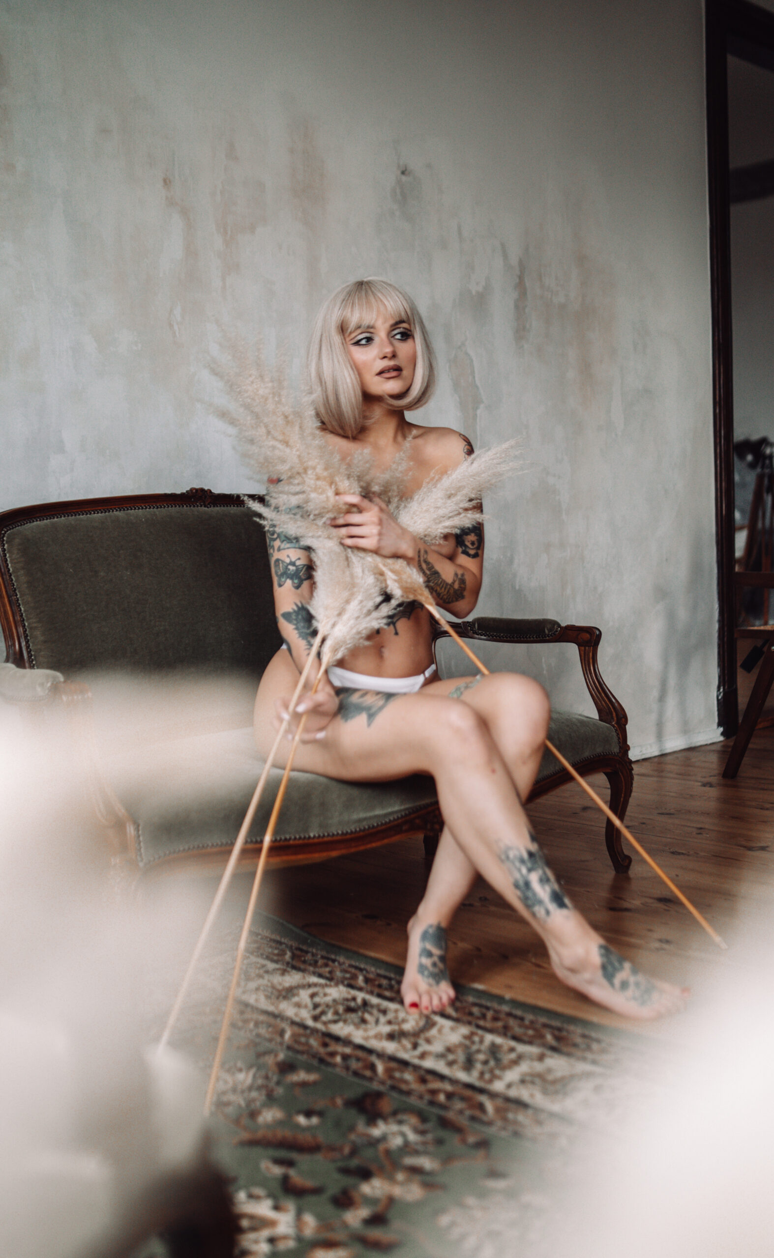 Pampas grass intimate photography – Magda