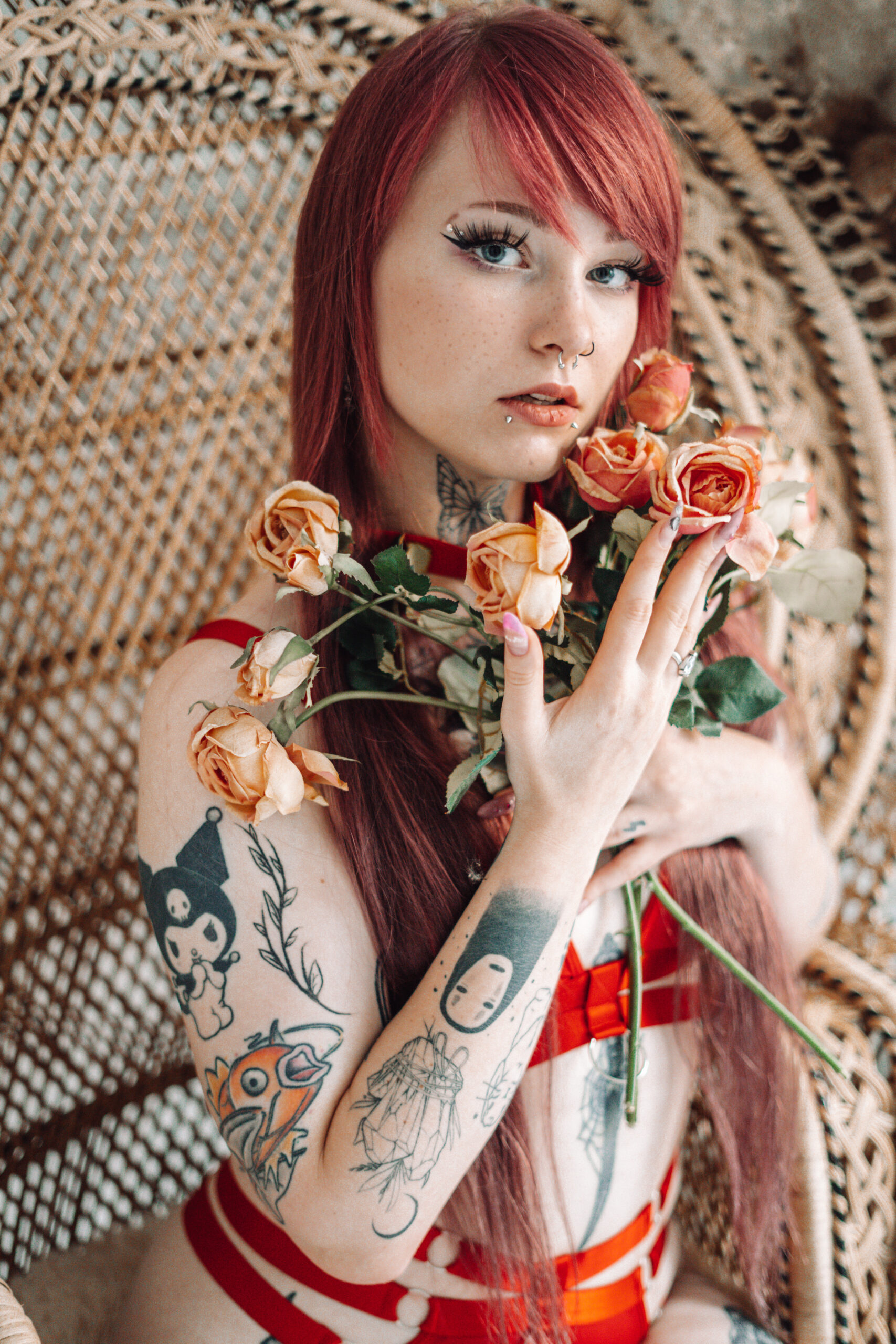 Sensual session of Olimpia with flowers